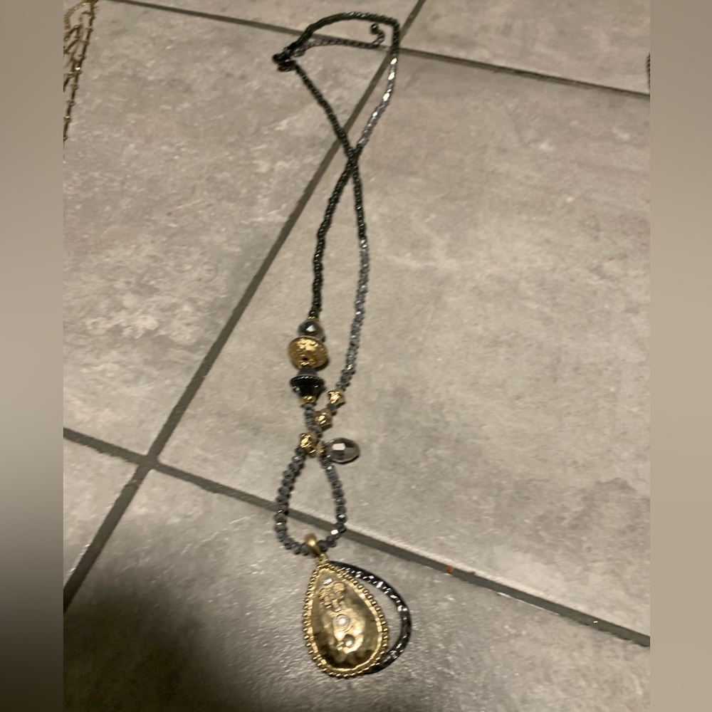 NICE 17” NECKLACE WITH MEDALLION.